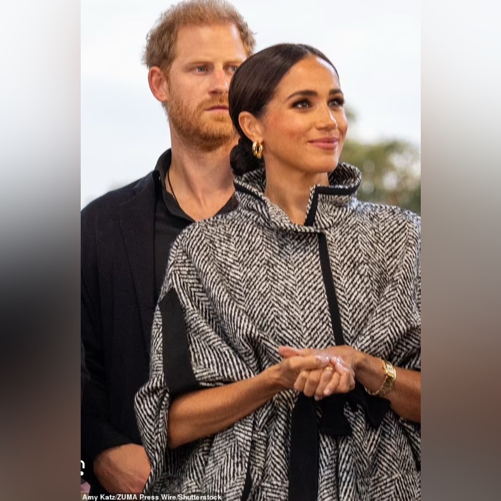 RARE CAROLINA HERRERA ‘OVERSIZED TWEED’ HERRINGBONE CAPE ASO Meghan Markle